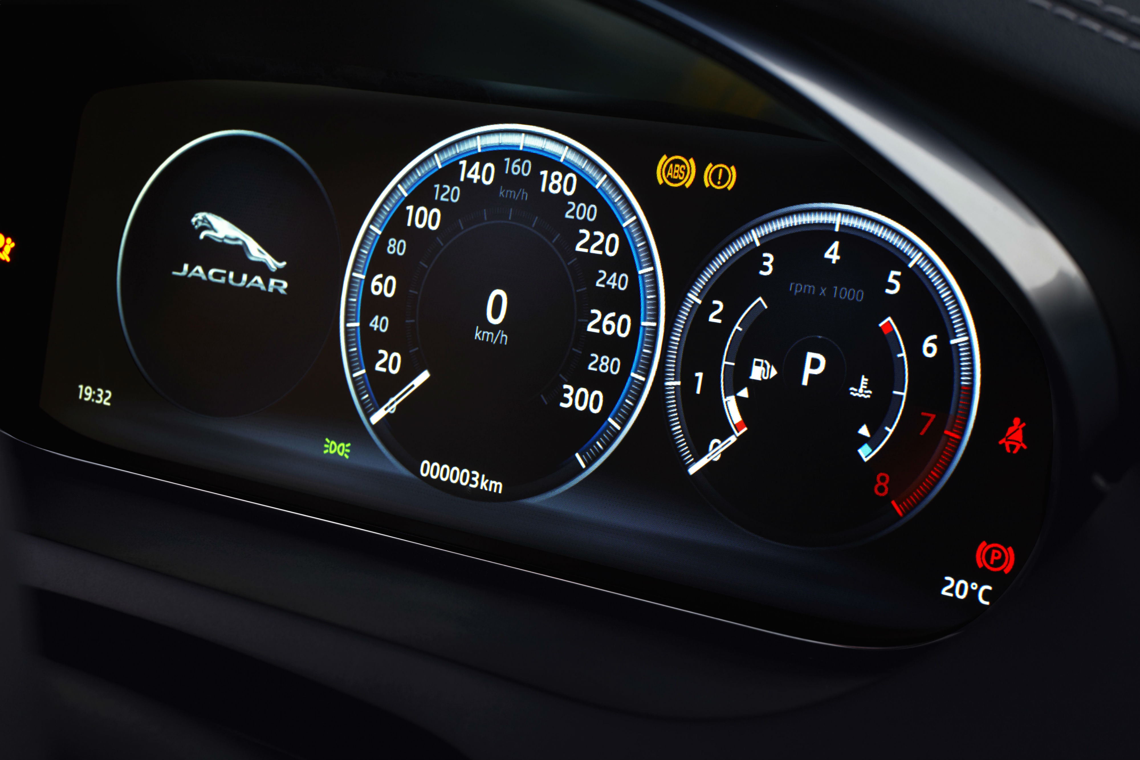 Jaguar-E-Pace-speedometer.webp