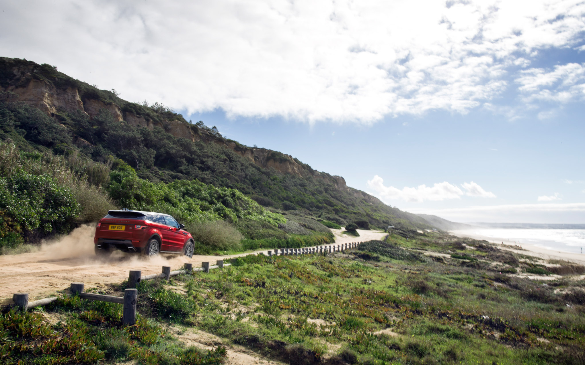 Land-Rover_Evoque-L538_L538_16_EXT_LOC137_FIN_Web.webp